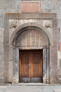 Ermenistan'da Geghard Manastırı güzel eski kapı