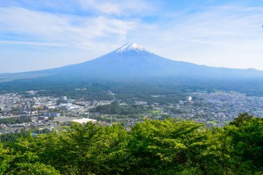 Tenjo-Yama Park Mount Kachi Kachi teleferik Kawaguchiko, Japonya üstündeki görünümünden Fuji Dağı