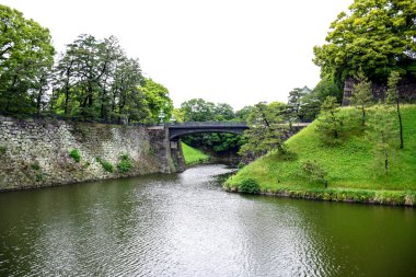 Güzel havuz ve Bahçe: Tokyo, Japan Imperial Palace çevresinde