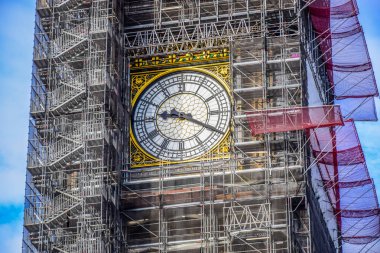 Big Ben saat kulesi altında onarım ve bakım, 2021, Londra, İngiltere, Amerika Birleşik Devletleri kadar son için beklenen büyük onarım çalışmaları için sessiz düşmüş