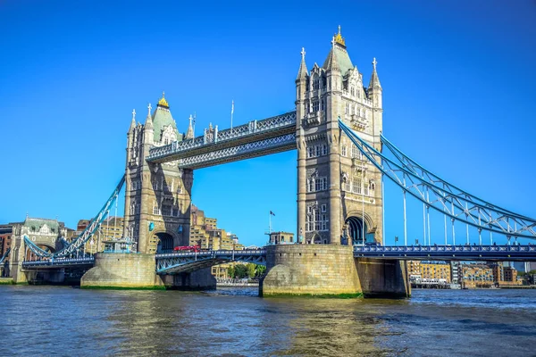 Тауэрский Мост Знаменитый Символ Лондона Пересекает Реку Тэймс Рядом Лондонским — стоковое фото