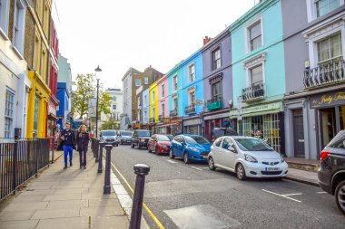 Portobello Road Market, ünlü bir sokak içinde Notting Hill bölgesinde, Royal Borough Kensington ve Chelsea Batı Londra, İngiltere, Birleşik Krallık