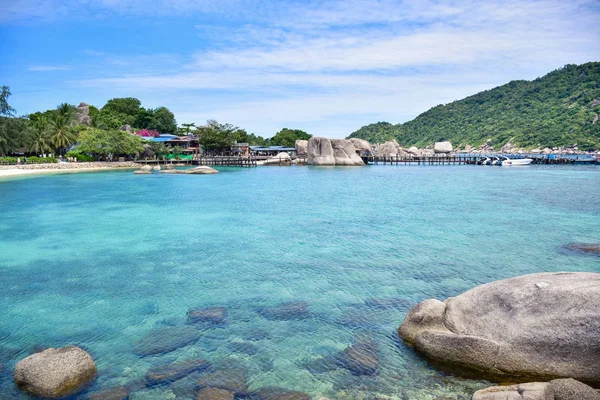 Piękna Wyspa Morza Nang Yuan Tajlandia Wodą Jasne Błękitne Morze — Zdjęcie stockowe