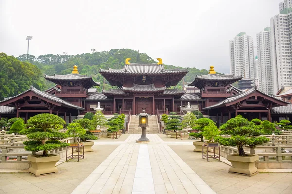 Chi Lin Nunnery, Diamond Hill, Kowloon, Hong Kong'da bulunan büyük bir Budist tapınak kompleksi