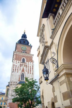 Krakow 'un Belediye Binası Kulesi, Polonya' nın Krakow kentindeki Ana Pazar Meydanı 'nın ana kulesi.