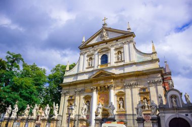 Aziz Peter ve Paul Church, Polonya 'nın başkenti Krakow' da Grodzka caddesinde bulunan bir Roma Katolik, Polonya Barok kilisesi.
