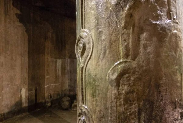 Coluna Olhos Galinha Dentro Basílica Cisterna Uma Cisterna Bizantina Istambul — Fotografia de Stock