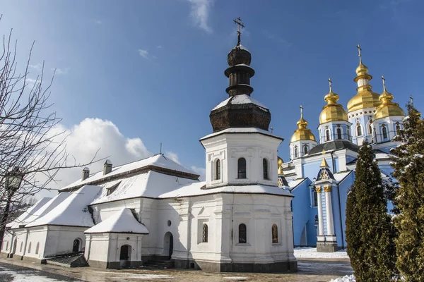 Igreja Branca Dentro Mosteiro São Miguel Kiev Ucrânia Europa Inverno — Fotografia de Stock