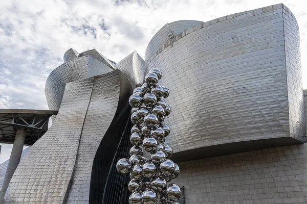 Guggenheimmuseets fasad i Bilbao, Spanien-Europa — Stockfoto