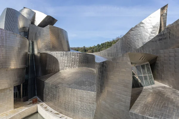 Fachada del Museo Guggenheim de Bilbao, España - Europa — Foto de Stock