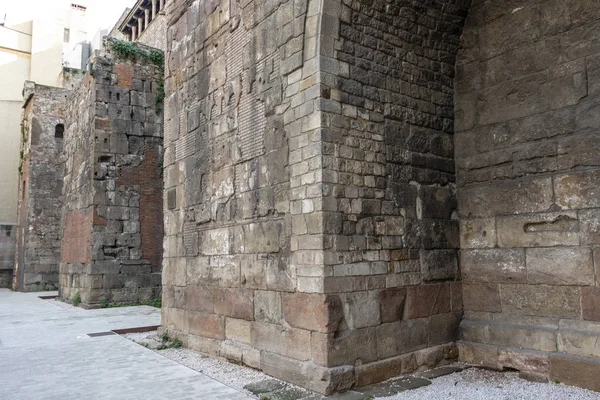 Barcelona. Římská zeď. — Stock fotografie