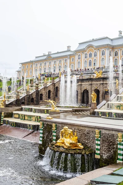 Peterhof, San Petersburgo, Rusia — Foto de Stock