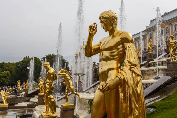 Peterhof, São Petersburgo, Rússia — Fotografia de Stock