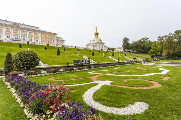 Peterhof, San Petersburgo, Rusia —  Fotos de Stock