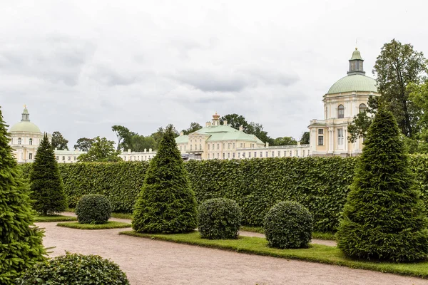 奥拉尼恩鲍姆，亚历山大门希科夫宫殿靠近圣彼得 — 图库照片