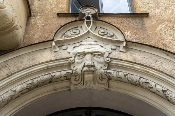 Fachada ornamentada de um edifício art nouveau em Riga, Letónia, Estados Bálticos, Europa — Fotografia de Stock