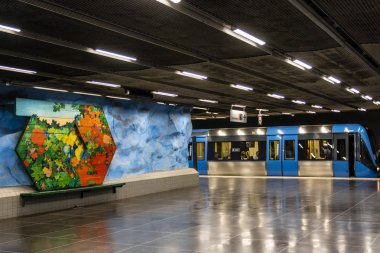 Stockholm, İsveç 'teki Stadion metro istasyonu (1973) içi
