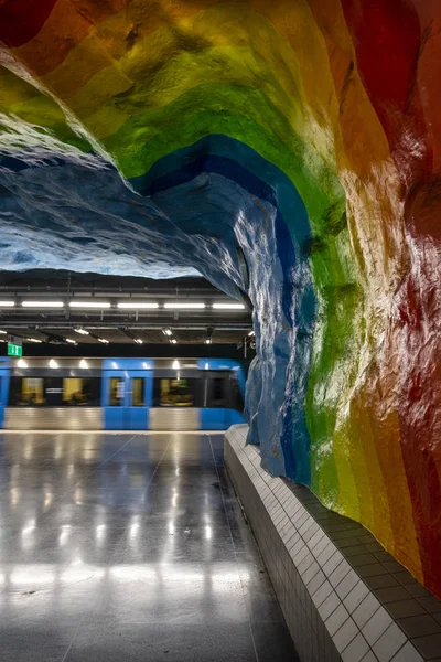 Interior da estação de metro Stadion (1973) em Estocolmo, Suécia — Fotografia de Stock