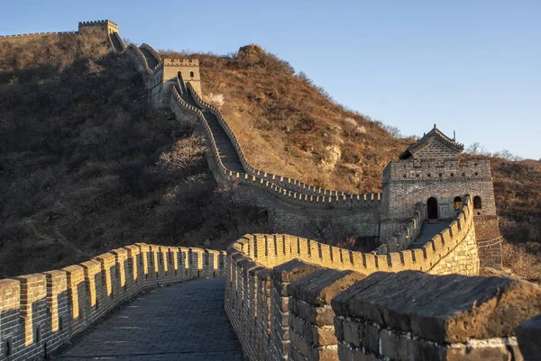 Salida del sol en la Gran Muralla de Mutianyu - China — Foto de Stock