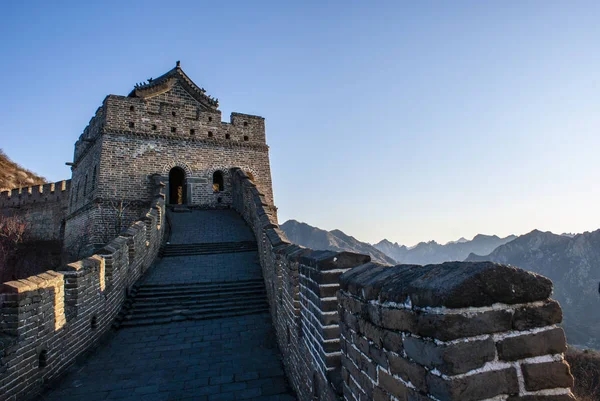 Zonsopgang bij de Grote Muur in Mutianyu - China — Stockfoto