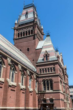Neo Gotik Anıt Salonu cephesi, Harvard Üniversitesi, Boston, Massachusetts, ABD