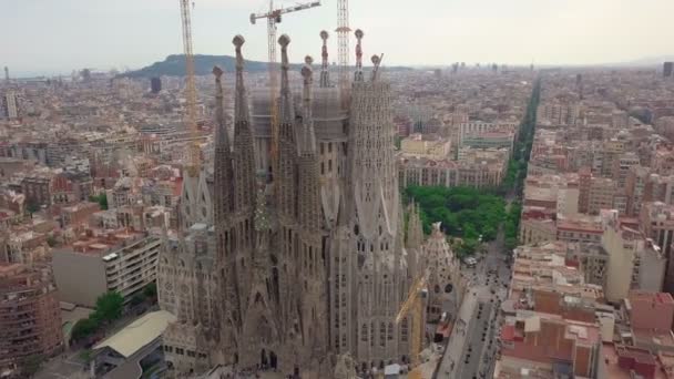 Widok z lotu ptaka. Sagrada Familia, Barcelona — Wideo stockowe