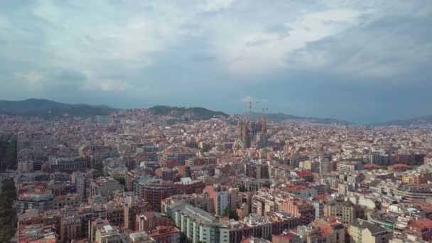 Flygfoto. Sagrada Familia, Barcelona — Stockvideo