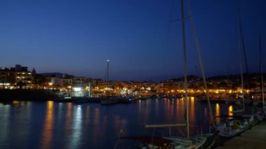 4 k zaman atlamalı kümülüs bulutlar dağlar Cala Ratjada Mallorca sahili üzerinde üzerinde