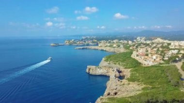 Akdeniz deniz - hava görüntüleri yelken gemisi