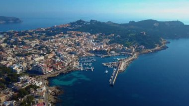 Havadan görünümü. Cala Ratjada Mallorca Sahil üzerinde