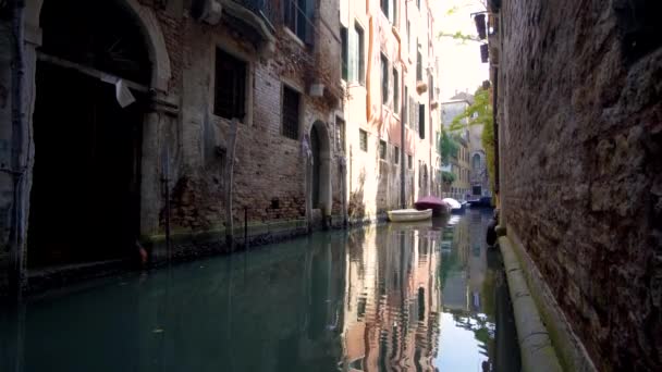 Canal e casas coloridas Veneza, Itália — Vídeo de Stock