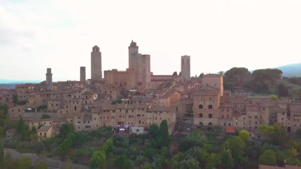 San Gimignano, İtalya hava görüntüleri. Toskana bölgesinde bulunan. — Stok video
