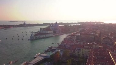 Hava yörünge üzerinde san marco meydanında gündoğumu Venedik İtalya