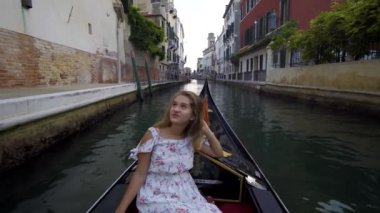 Venedik gondol genç kız
