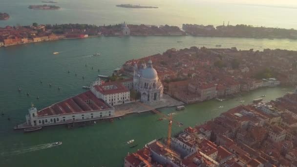 Vista aérea. Hermoso horizonte puesta del sol en Venecia Gran Canal Italia — Vídeo de stock