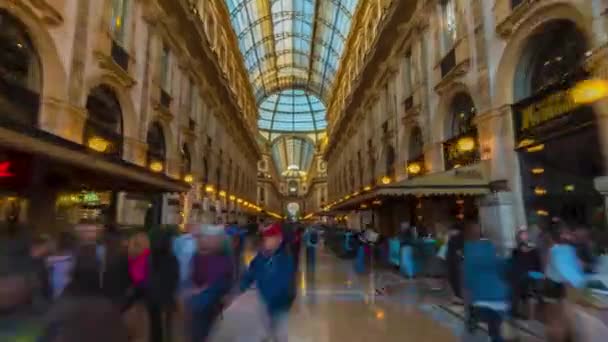 Milan city famous shopping duomo gallery panorama 4k time lapse italia — Vídeo de stock