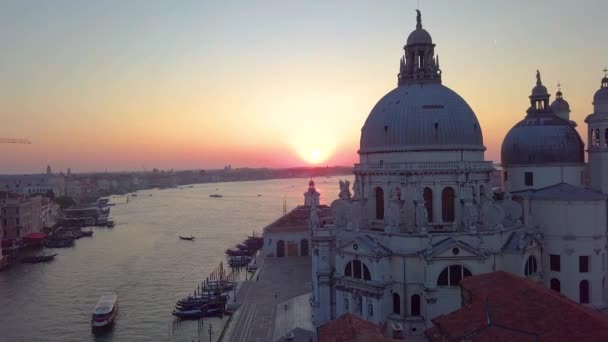 Letecký pohled na Benátky, Itálie, Santa Maria della Salute — Stock video