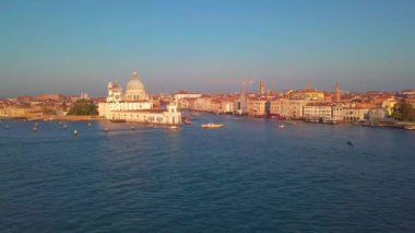 Hava yörünge üzerinde san marco meydanında gündoğumu Venedik İtalya