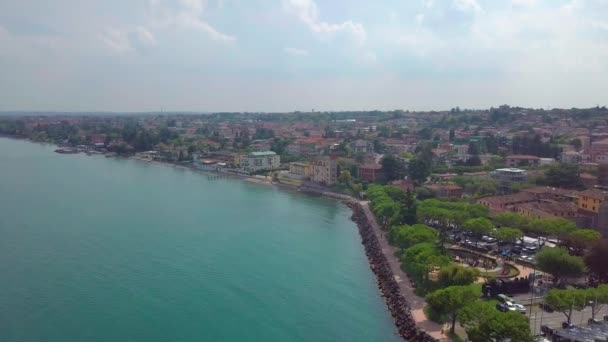 Aerial View Boats Coast Lake Garda Italy Flying Boats Shoreline — Stock Video