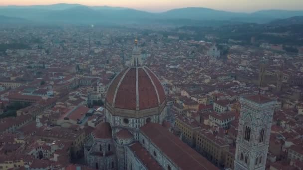 Widok z lotu ptaka na miasto i katedra Santa Maria del Fiore — Wideo stockowe