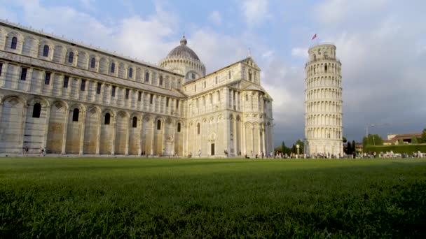 Šikmá věž, Dome přitažlivosti Pisa, Toskánsko, střední Itálie, náměstí zázraků, turisté, Unesco, 4k — Stock video