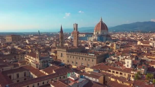 Letecký panoramatický pohled na panoráma ve Florencii, Itálie. Katedrála di Santa Maria del Fiore. — Stock video