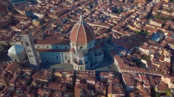 Flygfoto över Florens, Toscana, Italien. Flygande över Florens hustak. — Stockvideo