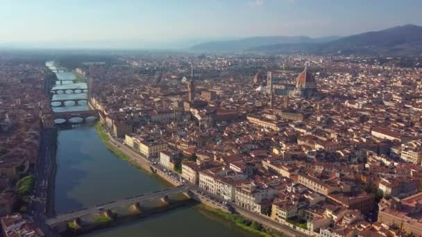 Luchtfoto panoramisch uitzicht over florence bij zonsondergang, Italië — Stockvideo