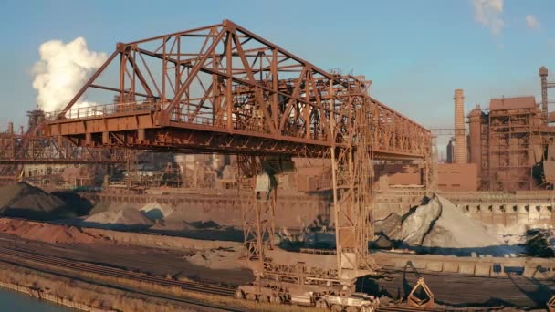 4k Camera motion view of Industrial working crane bridge. — Stock Video