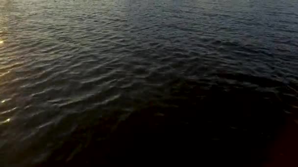 小麦サイロと港湾港日の出ドローン映像で船の空撮 — ストック動画