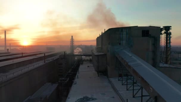 Vue aérienne Installation industrielle la nuit — Video