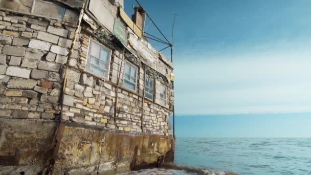 Casa de tijolos velha no mar. Casa - navio — Vídeo de Stock