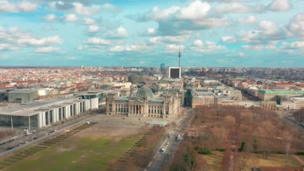 Havadan görünümü. Berlin 4k Reichstag — Stok video
