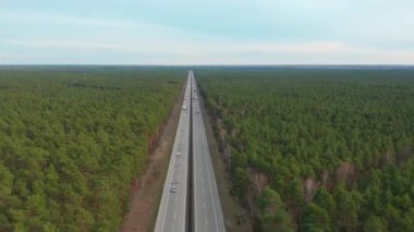 Hyperlapse. Havadan görünümü. Trafik bir otoyol, Almanya